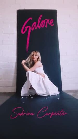 Sabrina Carpenter Nude OnlyFans Leaks 6 Photos
