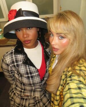 Sabrina Carpenter Nude OnlyFans Leaks 6 Photos