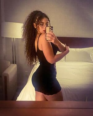 Samantha Irvin Nude  Leaks 2 Photos