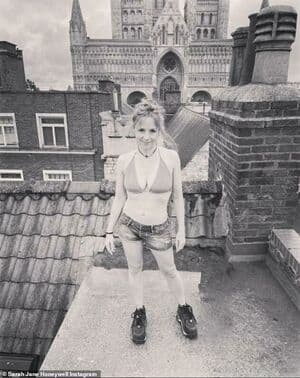 Sarah-Jane Honeywell Nude  Leaks 28 Photos