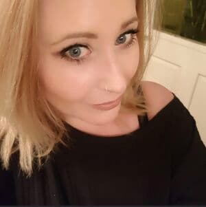 Sarah Knight Nude  Leaks 2 Photos