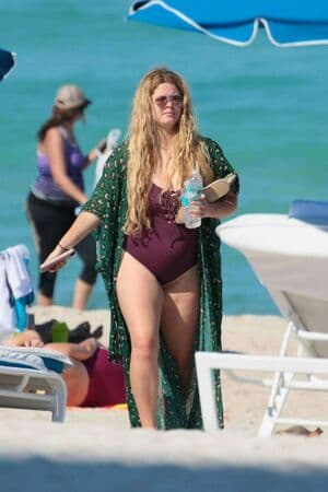 Sasha Pieterse Nude  Leaks 7 Photos