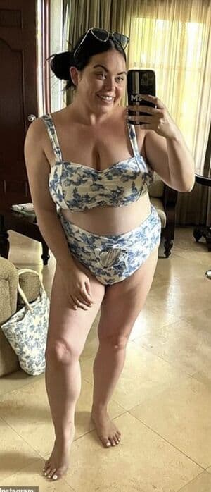 Scarlett Moffatt Nude  Leaks 5 Photos