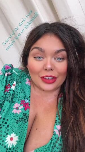 Scarlett Moffatt Nude  Leaks 5 Photos