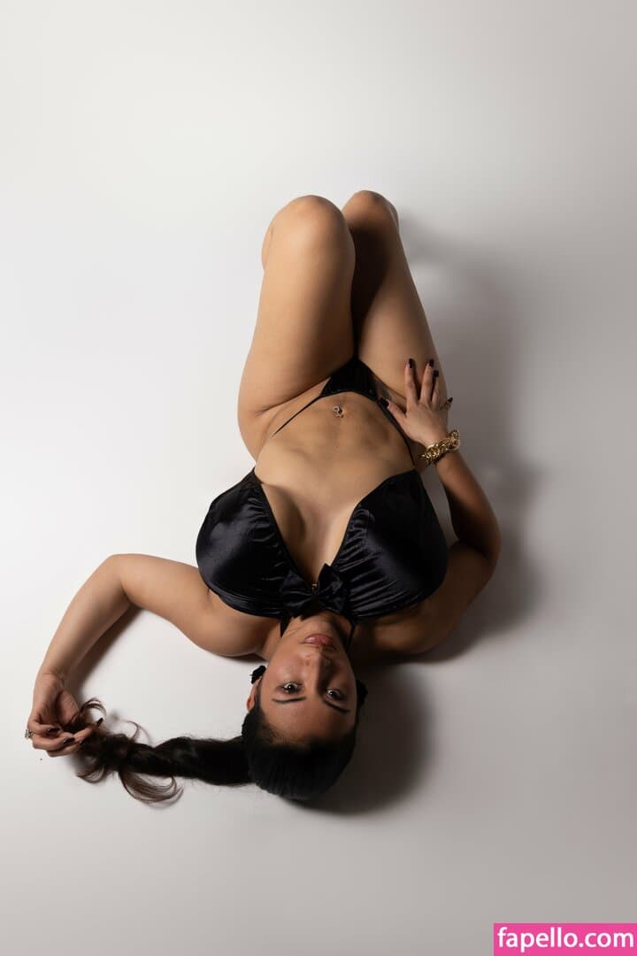 Selena Adams Nude  Leaks 15 Photos