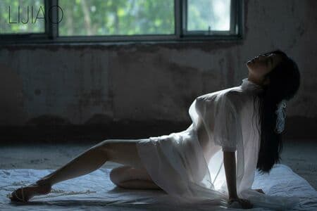 Selena 娜露 Nude  Leaks 10 Photos