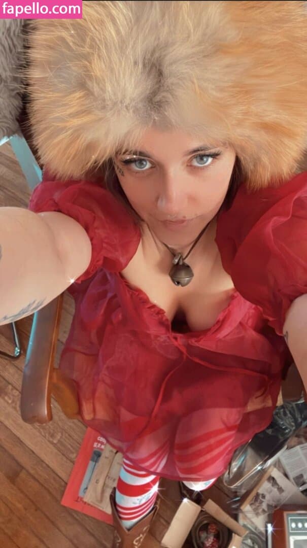 Sierra Ferrell Nude  Leaks 9 Photos