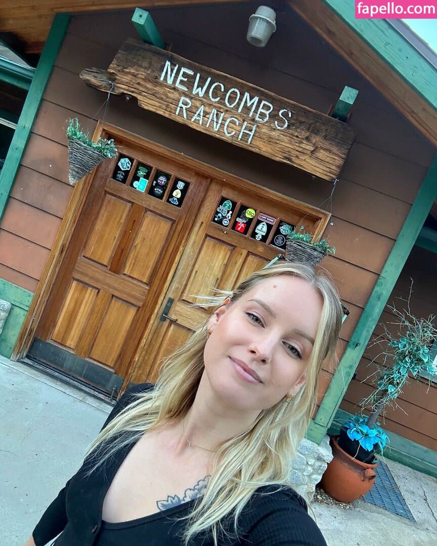 Sonja Reid Nude  Leaks 4 Photos