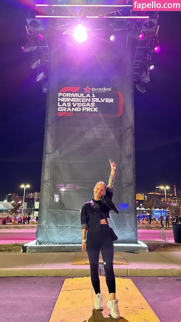 Sonja Reid Nude  Leaks 3 Photos