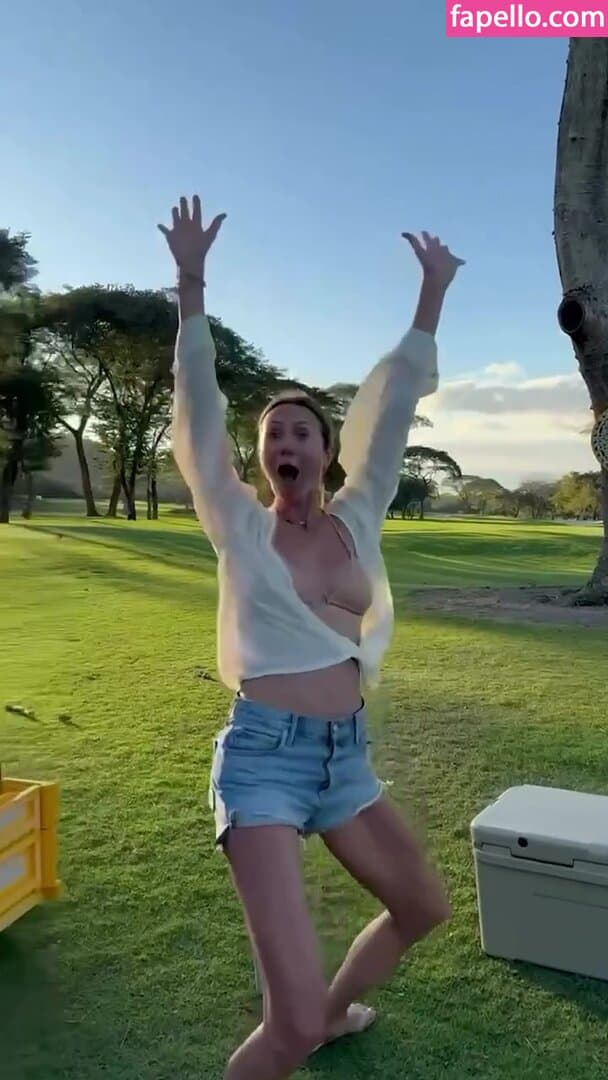 Stacy Keibler Nude  Leaks 16 Photos