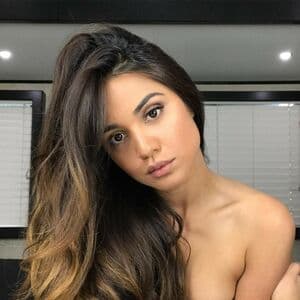 Summer Bishil Nude  Leaks 27 Photos