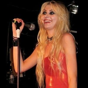 Taylor Momsen Nude OnlyFans Leaks 9 Photos