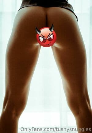 Tushy Snuggles Nude  Leaks 7 Photos