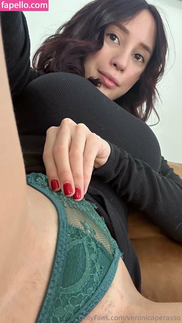 Veronica Perasso Nude  Leaks 4 Photos