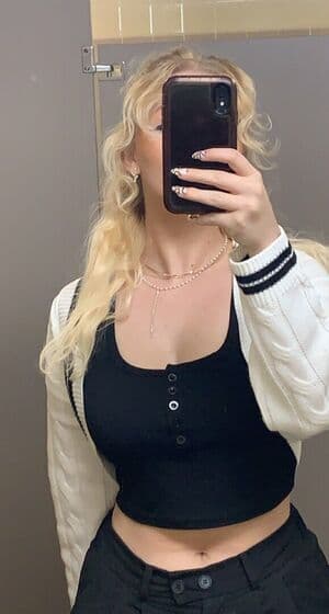 Violet Barlowe Nude  Leaks 5 Photos