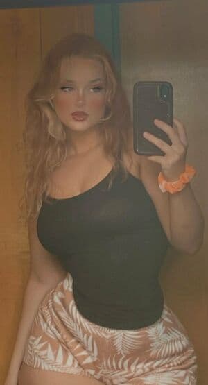 Violet Barlowe Nude  Leaks 5 Photos