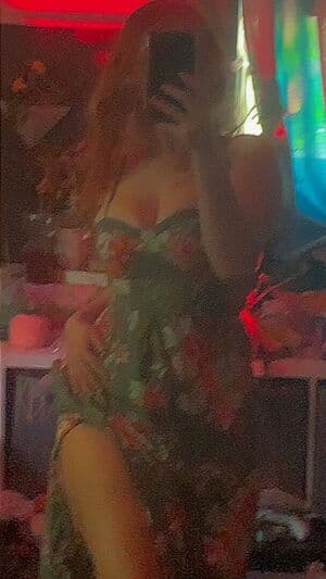 Violet Barlowe Nude  Leaks 5 Photos