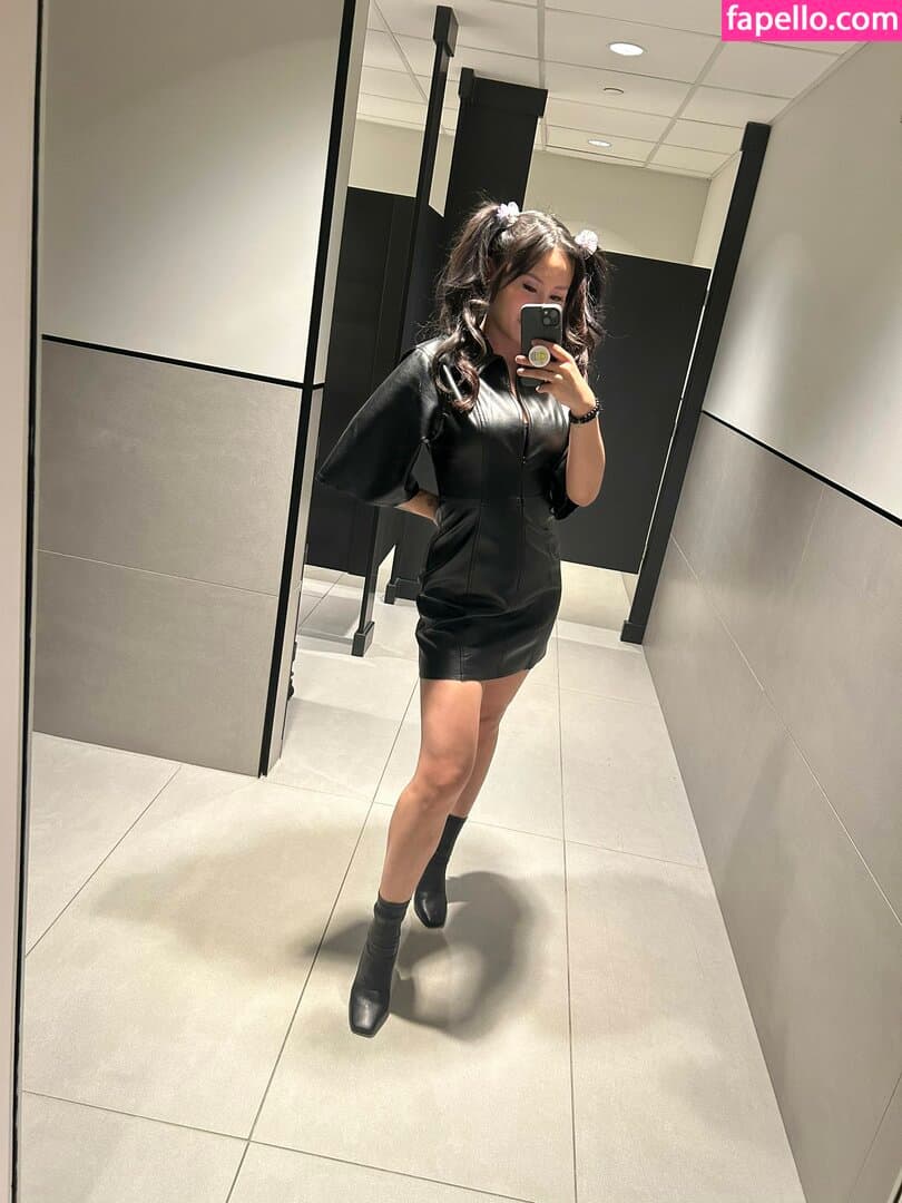 Yinsu Collins Nude  Leaks 6 Photos