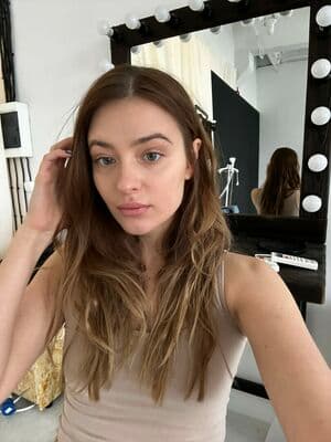 Young Polly Nude  Leaks 3 Photos