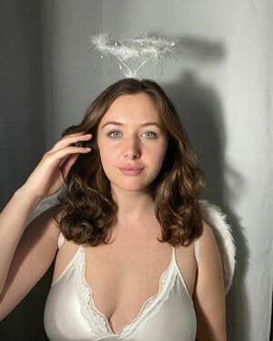 Click to view full size Zoe Bishop Nude Leaks 3 Photos