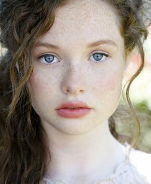 Zoe Colletti Nude  Leaks 5 Photos