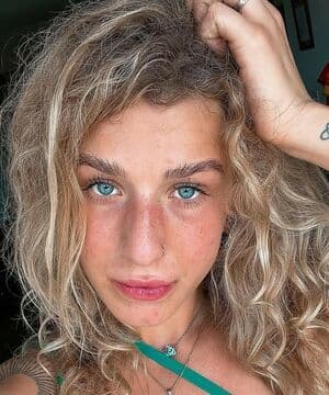 Zoe Elise Freedman Nude  Leaks 5 Photos