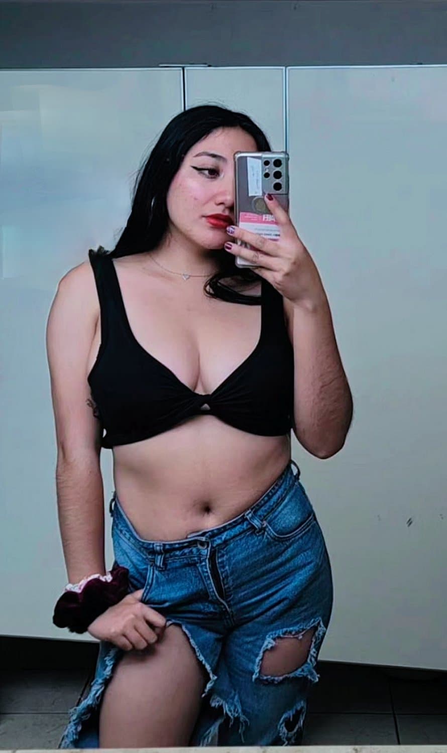 Tetas en el baño, bonita duckface ????