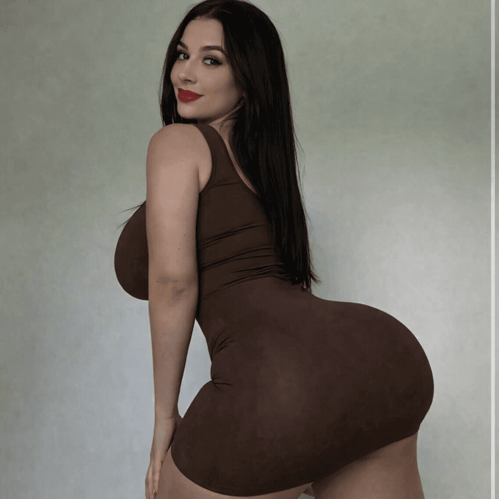 Big ass aunt sexy af