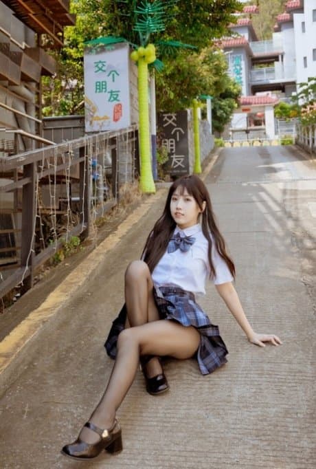 Sexy Half Asian Swimsuit Pics 1