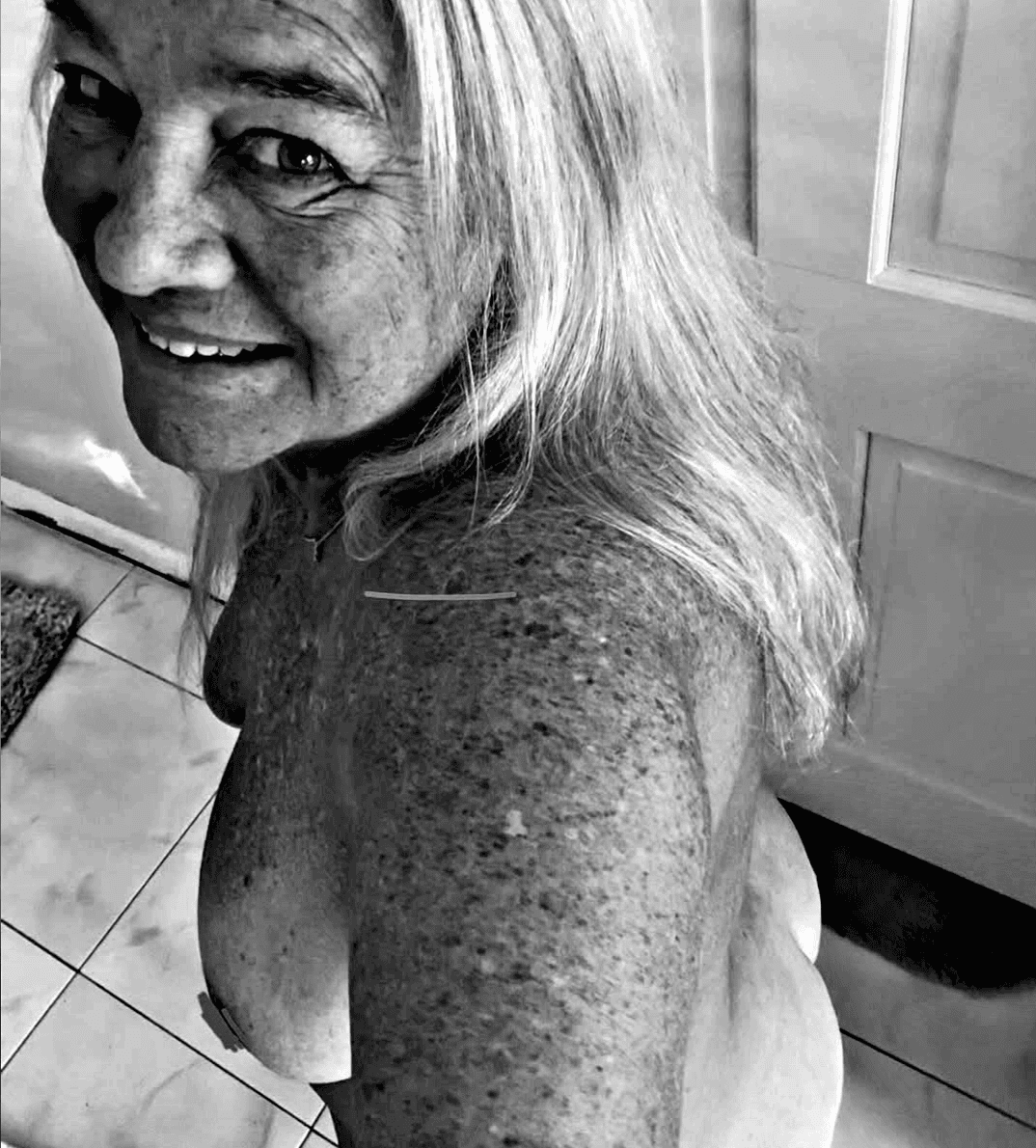 Old Women (001): A Old Naked Sunshine