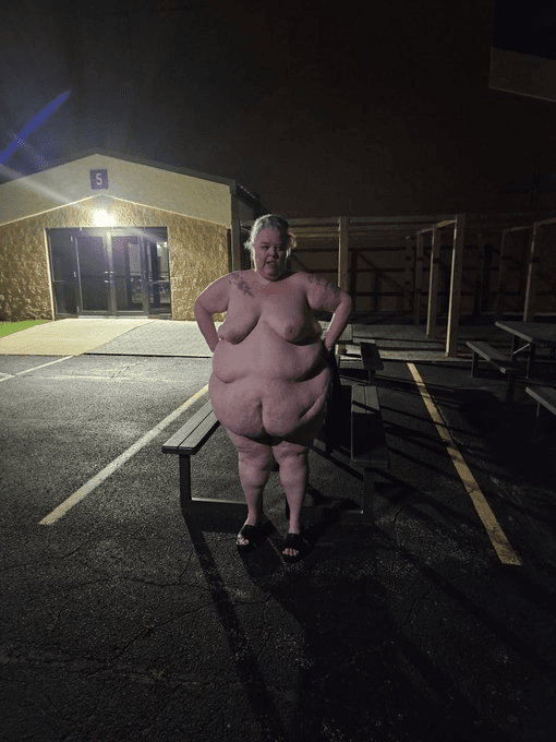 Nasty Public Fat Bitch Aprill Thompson is addicted to BBC