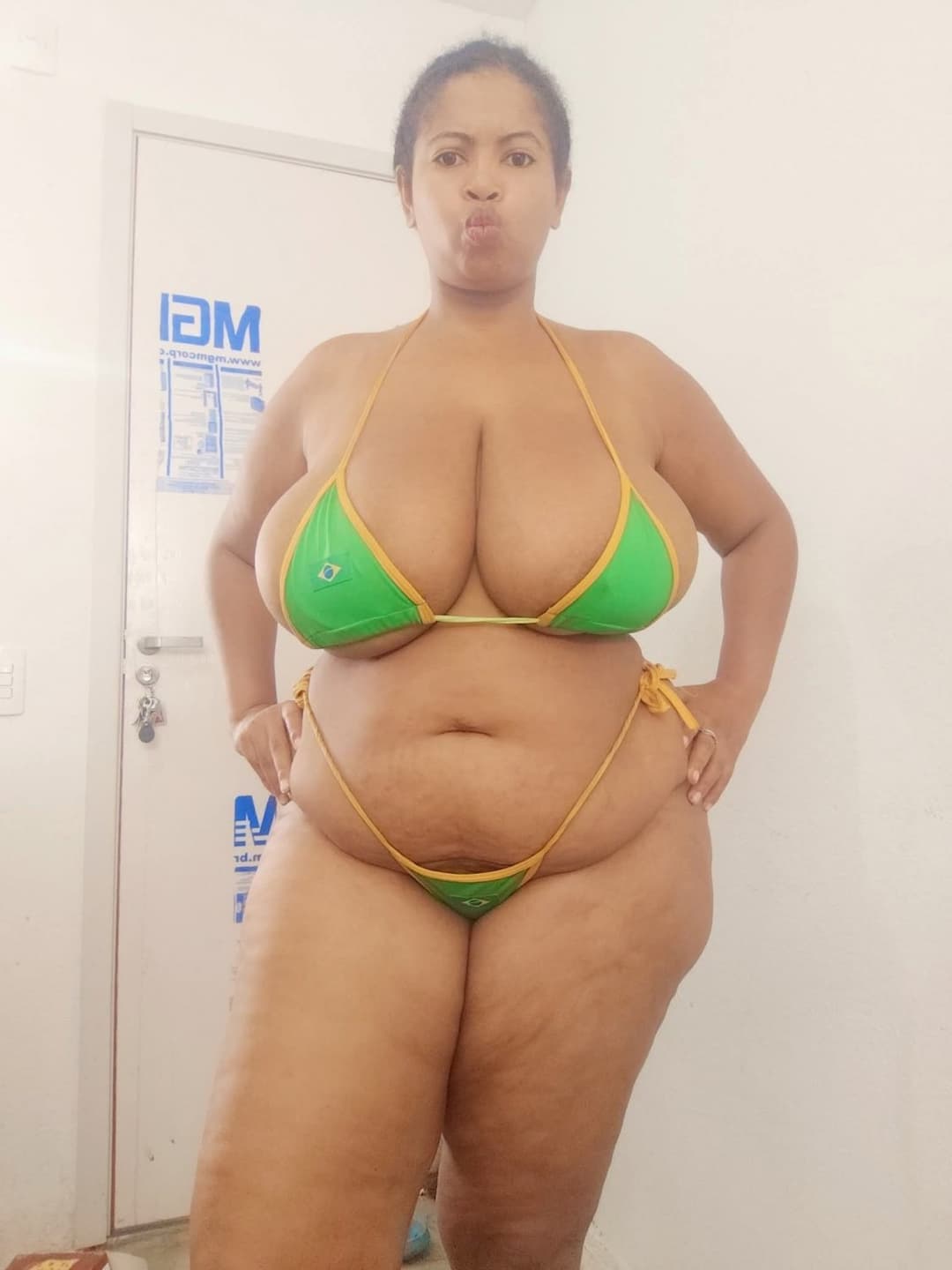 Gislaine gorda rabuda e peituda