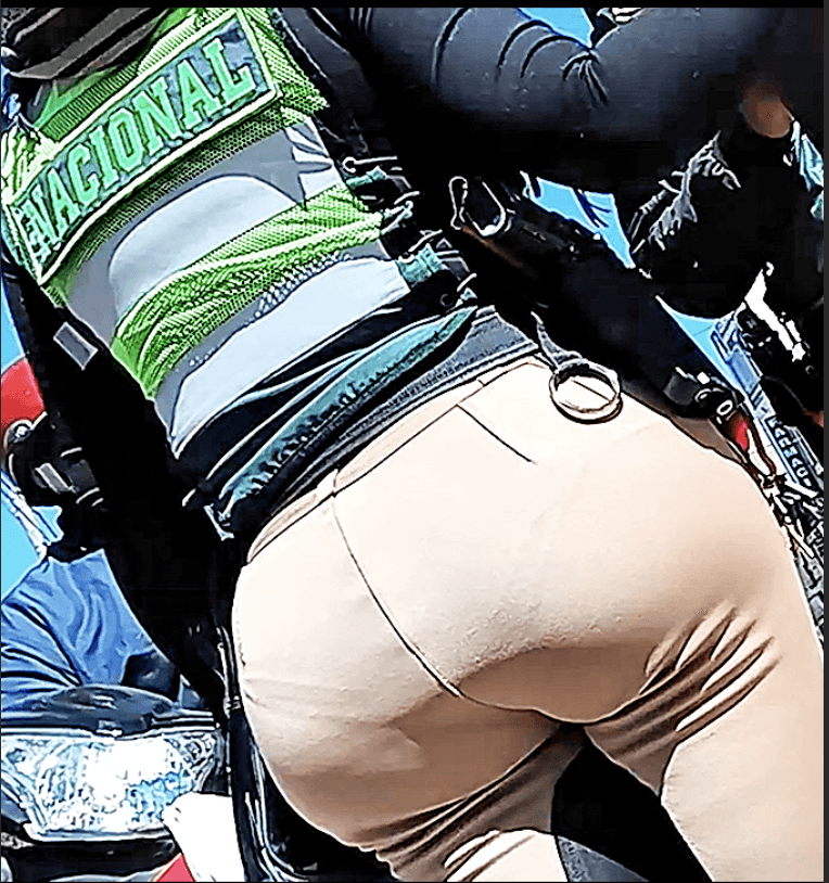 TOMBA CULONA SE LE NOTA EL CALZON