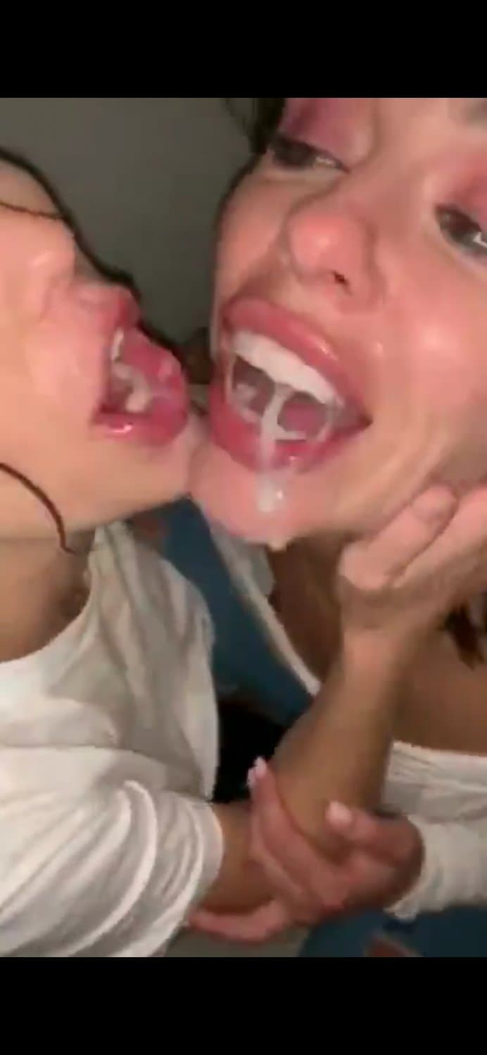 Two sluts swallowing cum and kissing eachother?
