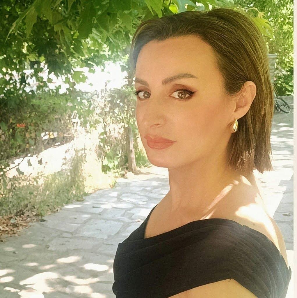 My friends Greek mom I want to fuck her very bad cum on her