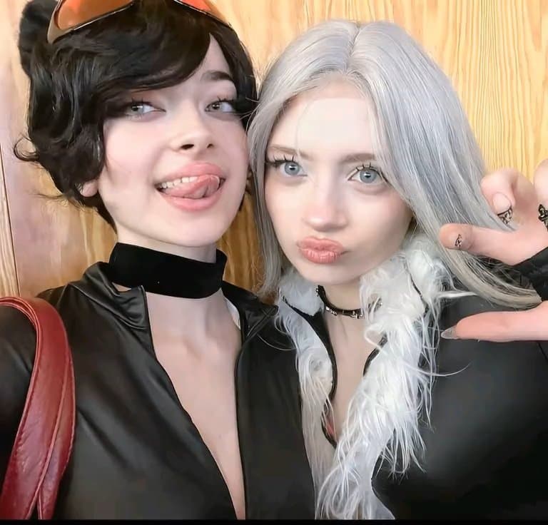 Catwoman and black cat ?❤️