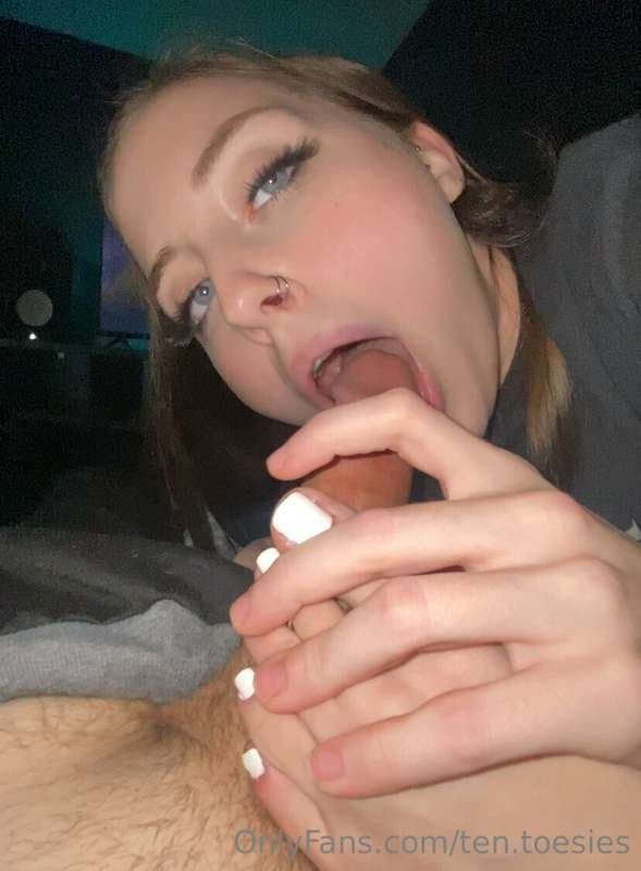 Goth girl footjob/blowjob/facial/selfworship
