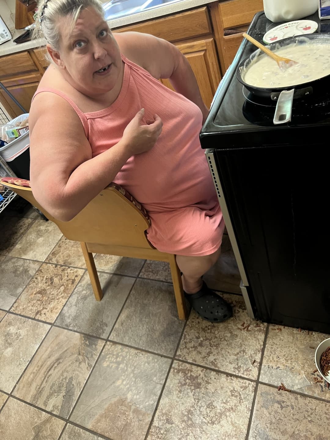 Real ssbbw mom candid too fat to stand and cook but fat enough to fuck