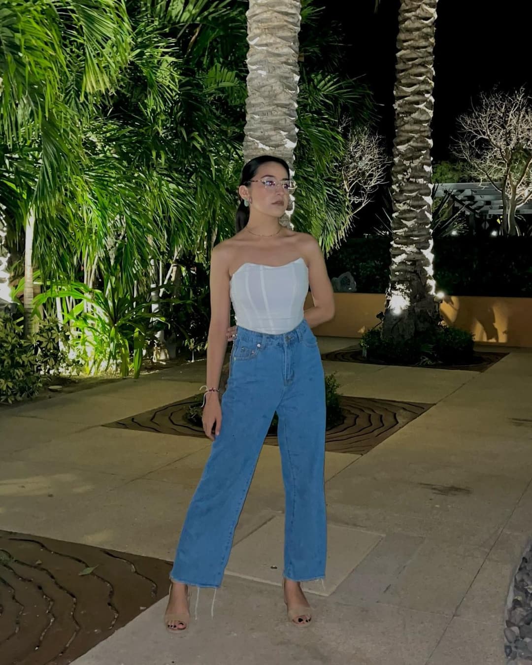 PARA TIRARLE SEMEN EN LOS LENTES?? (DIA 4) 1 DIA 1 PUTA HASTA ENCONTRAR A MI HERMANA "DEXIRE"