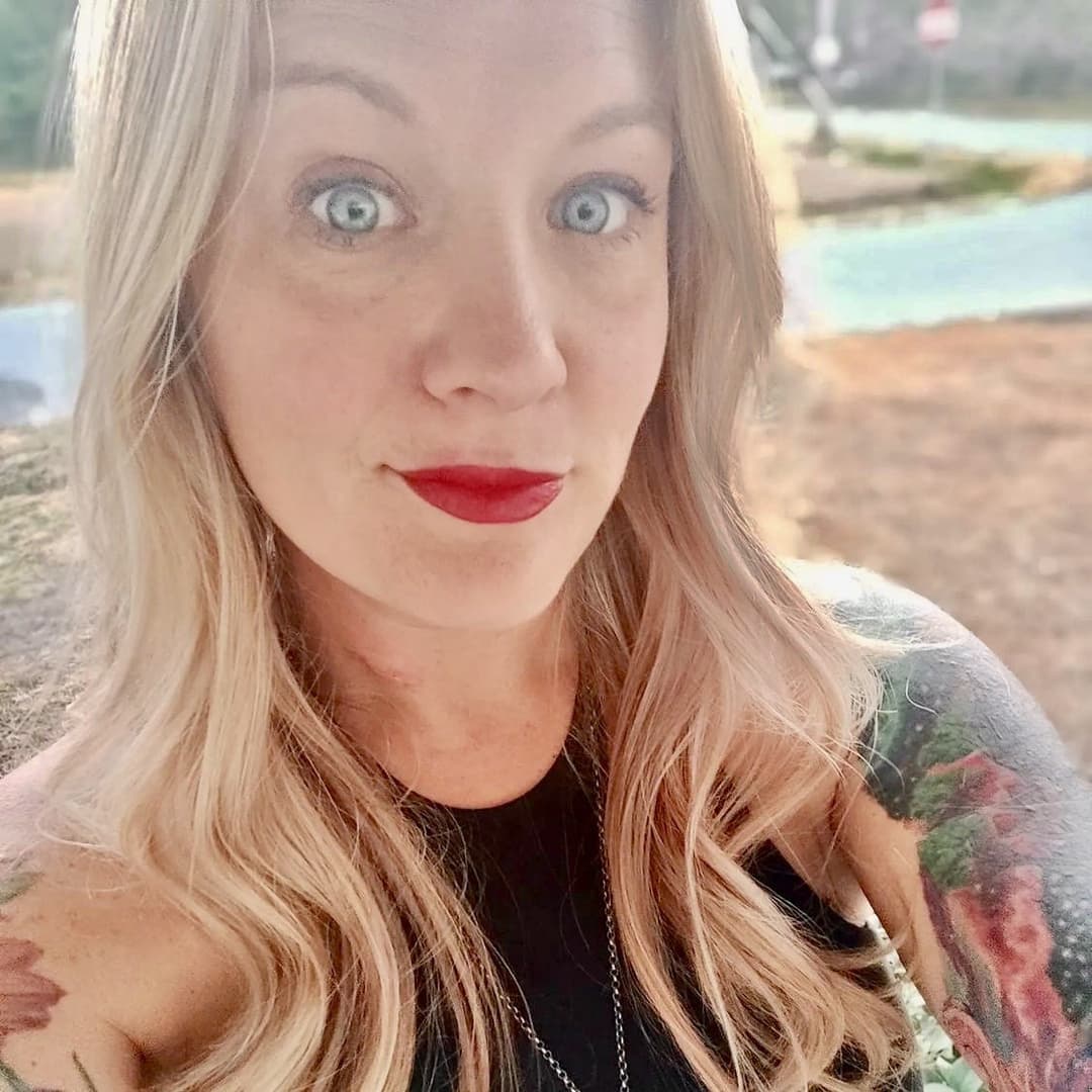 Click to view full size Erin (left) & Mary (right) - Spring break clubbing early 2000’s