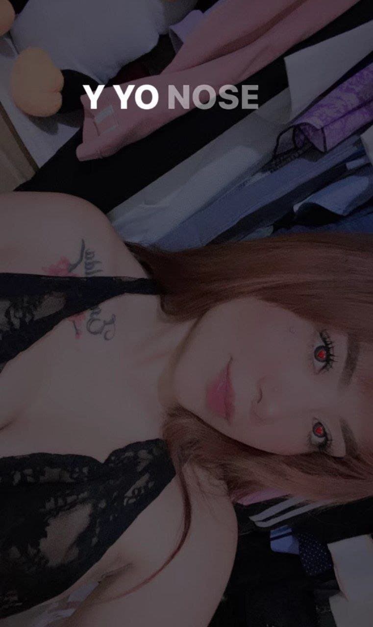 Click to view full size Otro cornudo expone a la putita de su novia