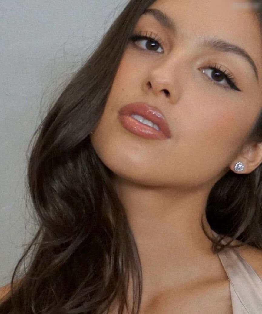 Click to view full size Olivia Rodrigo Is A Such Gorgeous Goddess That Knows How To Drain Me ??