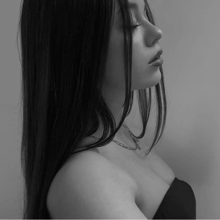 Ma soeur de 21 ans elle est trop belle régalez vous les gars