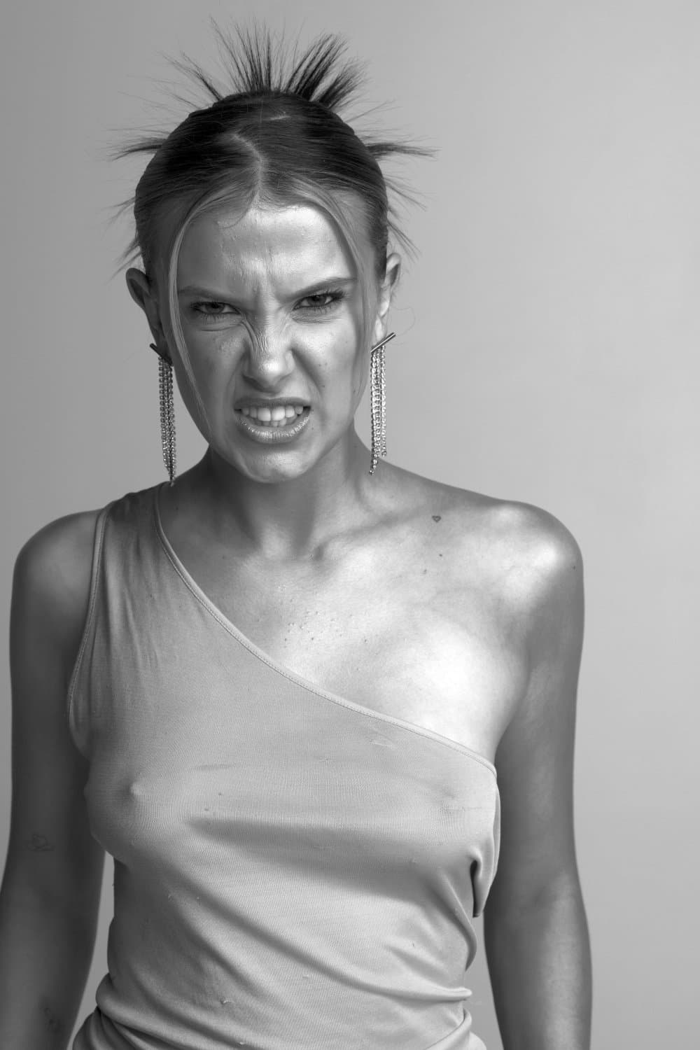 Só eu que falo que isso que ela fez foi uma playboy.eles sabiam que dava pra fazer isso peitão lindo