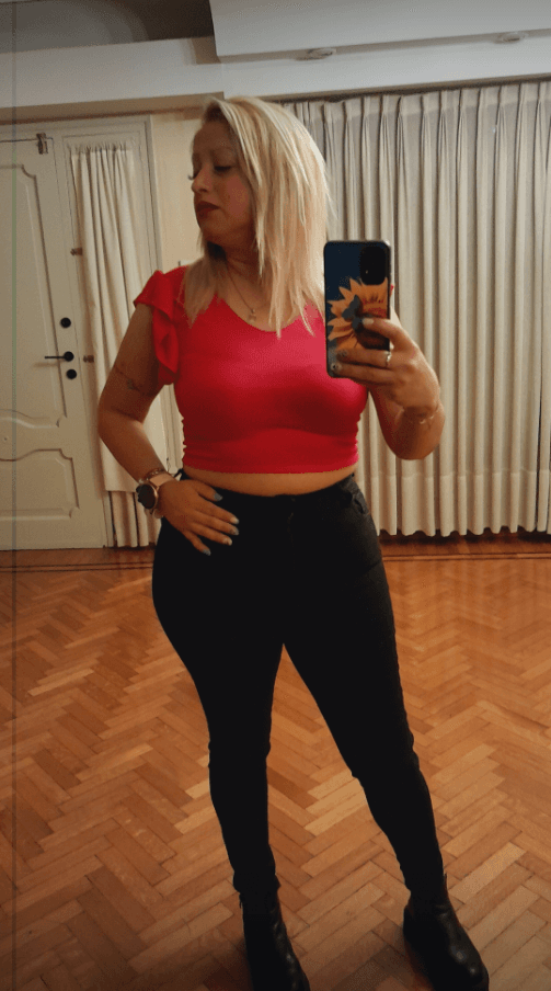 40yo single mom showing off to me | dm me to chat and jerk off