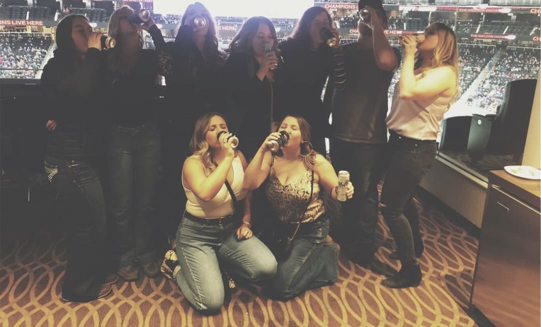 Canada - Rianne, thick ‘n busty country girl