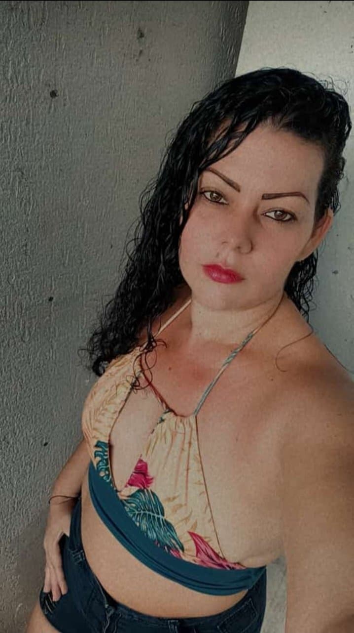 Click to view full size Esta puta me vende contenido exclusivo?maría