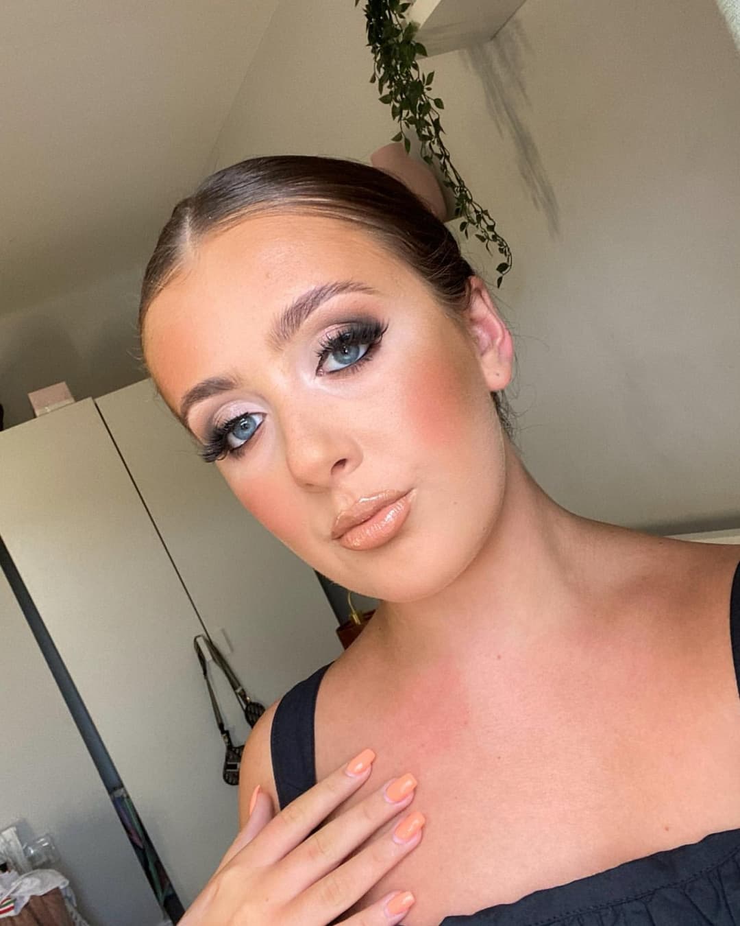 Heavy makeup slut Emma