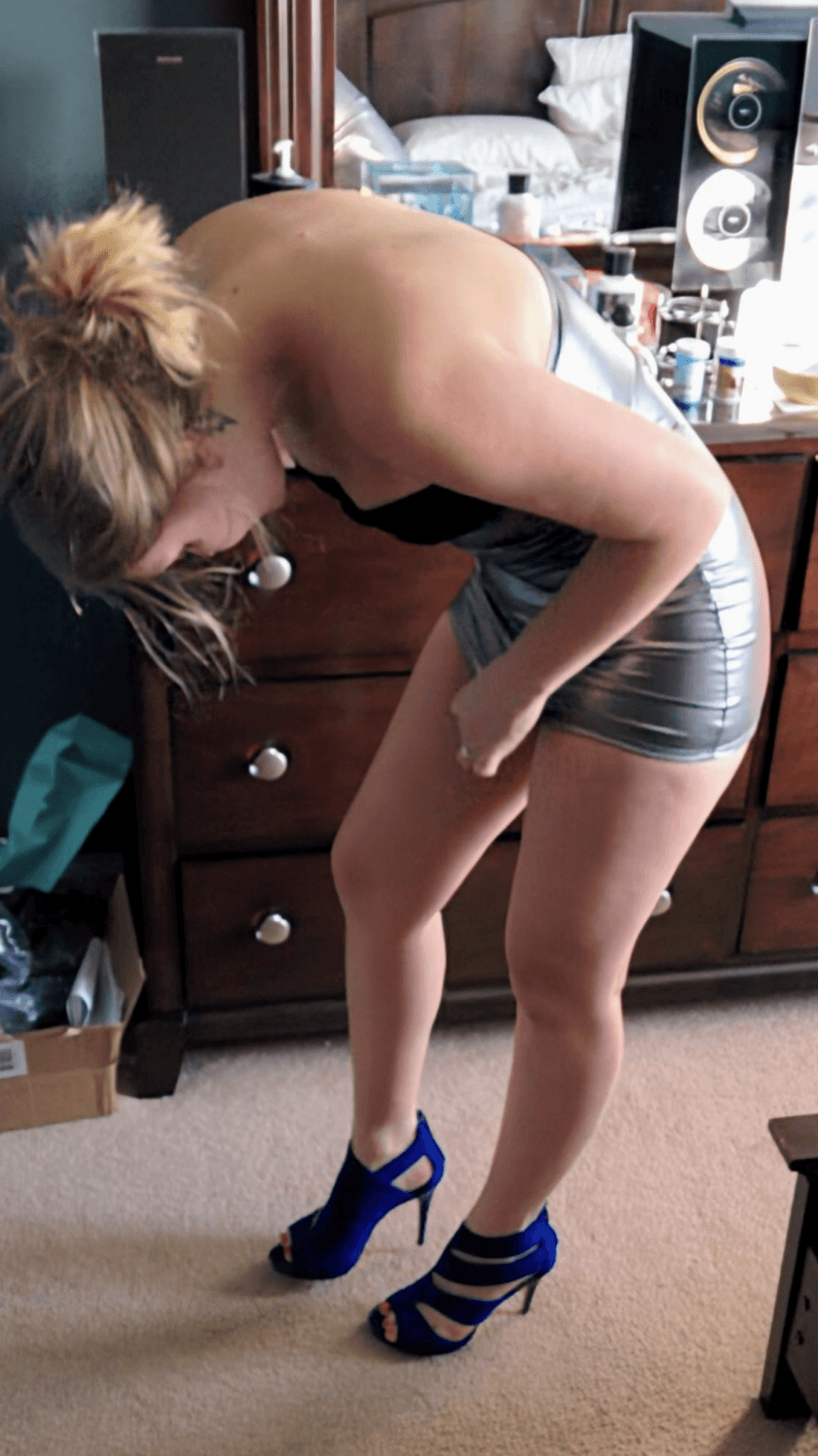 Still some good miles left on this used whores cunt. Love mature MILF’s