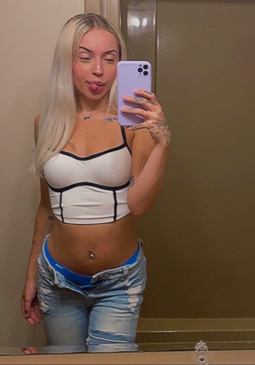 Click to view full size risking my crushes insta rn deleting any second